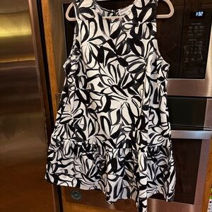 Emma & Michele Black and White Leaf Pattern Dress XL‎